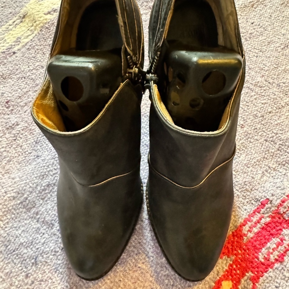 🍍 Frye  Valerie Piping Bootie Womens Sz 9.5🍍
OB1